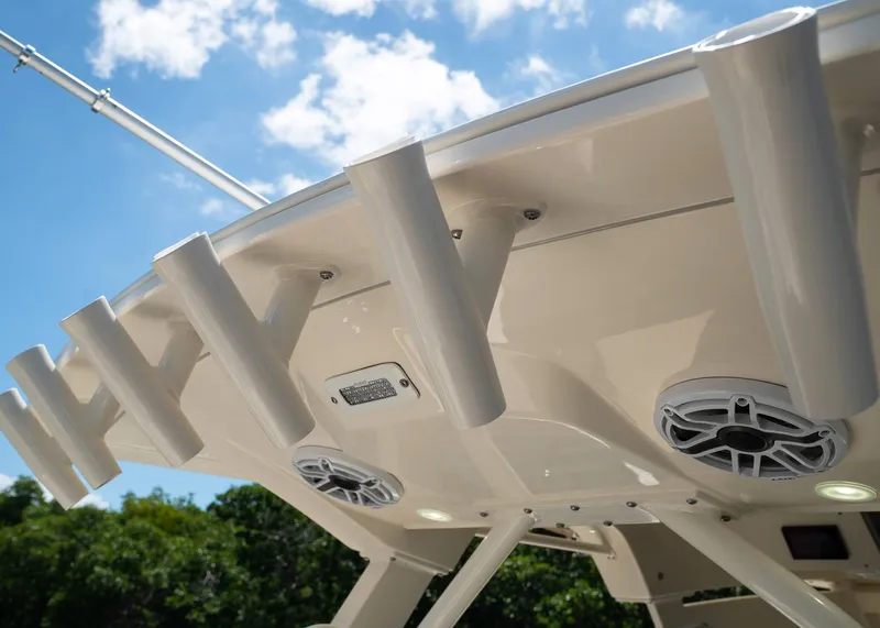 Slide: The Image of Scout 330 LXF 2027 - 15