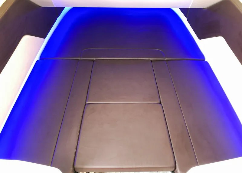 Slide: The Image of Scout 330 LXF 2027 - 31