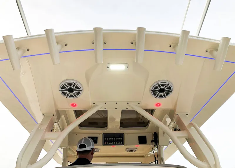Slide: The Image of Scout 330 LXF 2027 - 36