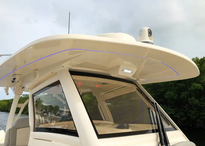 Slide: The Image of Scout 330 LXF 2027 - 37