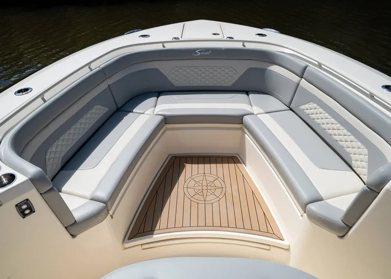 Slide: The Image of Scout 330 LXF 2027 - 41