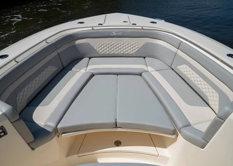 Slide: The Image of Scout 330 LXF 2027 - 43