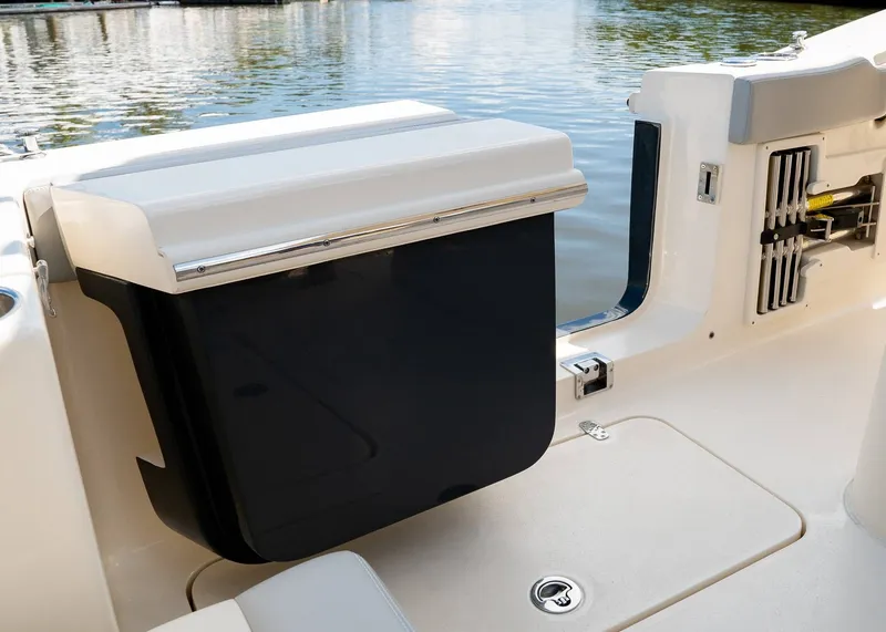 Slide: The Image of Scout 330 LXF 2027 - 7