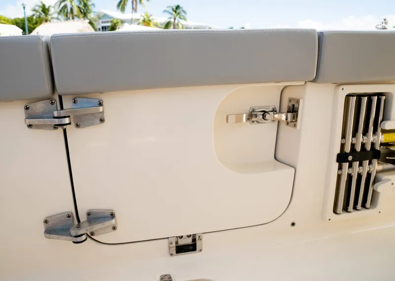Slide: The Image of Scout 330 LXF 2027 - 8