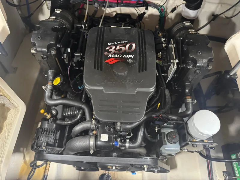 Slide: The Image of Engine of a 2005 Sea Ray 240 Sundeck with MerCruiser 350 MAG MPI. - 15