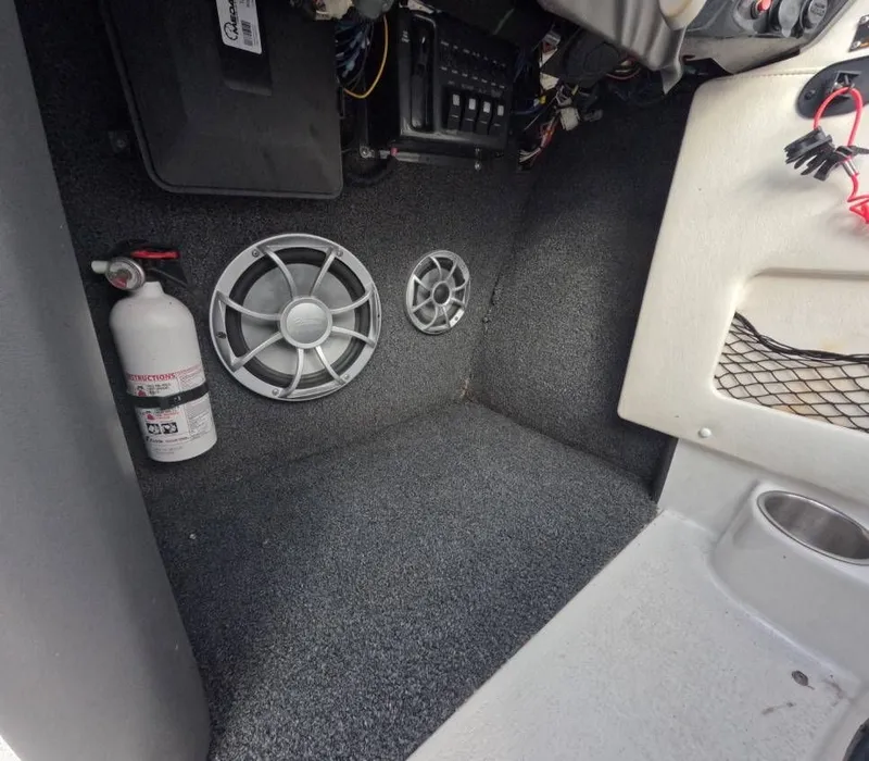 Slide: The Image of Tigé RZ4 2010 - 12