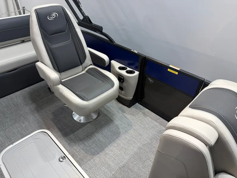 Slide: The Image of Barletta Cabrio 22UC 2026 - 12