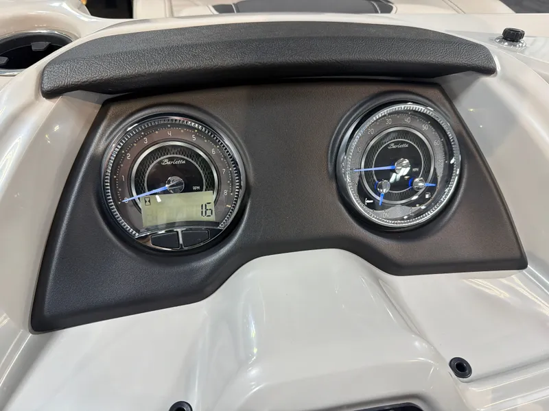 Slide: The Image of Barletta Cabrio 22UC 2026 - 17