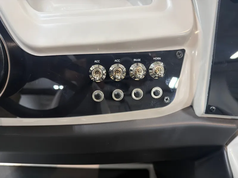 Slide: The Image of Barletta Cabrio 22UC 2026 - 18