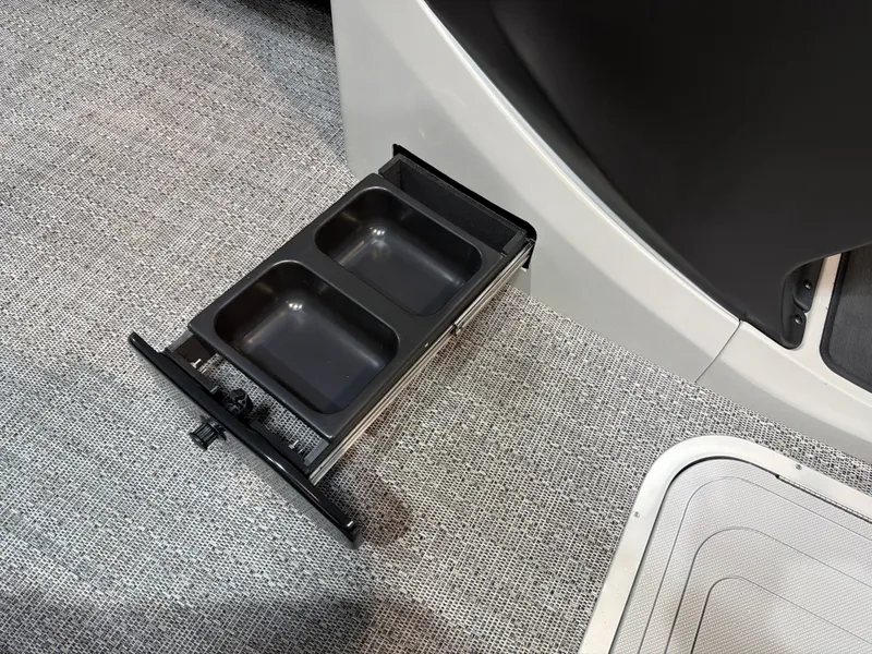 Slide: The Image of Barletta Cabrio 22UC 2026 - 21