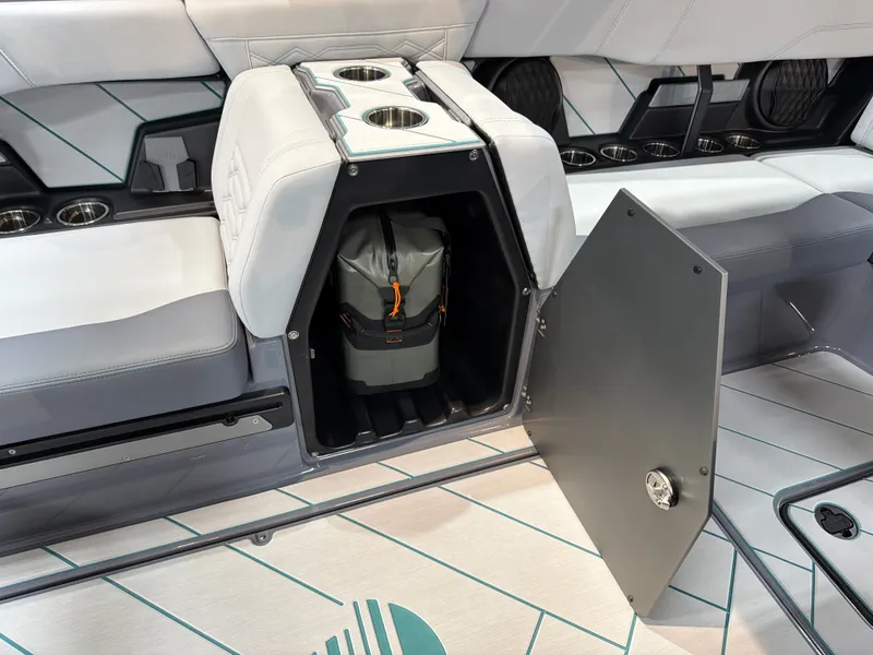 Slide: The Image of Malibu 26 LSV 2026 - 10