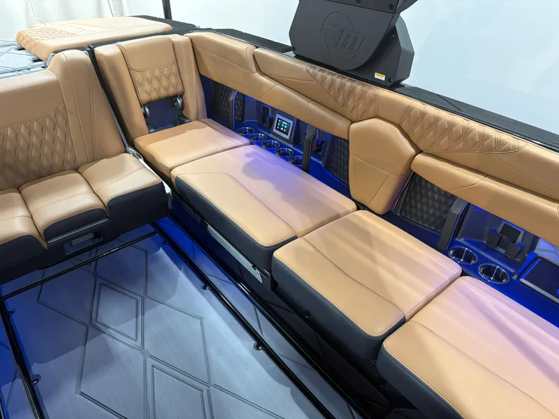 Slide: The Image of Malibu M242 2026 - 10