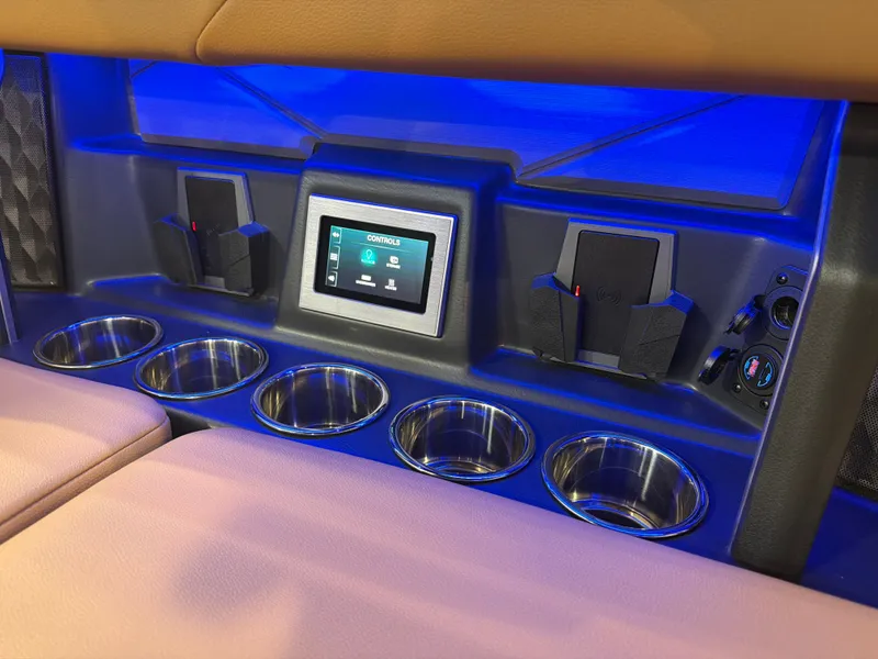 Slide: The Image of Malibu M242 2026 - 11