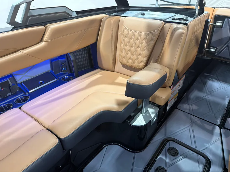 Slide: The Image of Malibu M242 2026 - 13