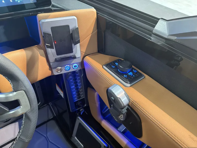 Slide: The Image of Malibu M242 2026 - 18