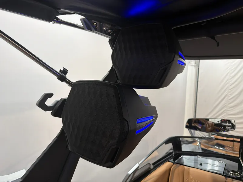 Slide: The Image of Malibu M242 2026 - 20