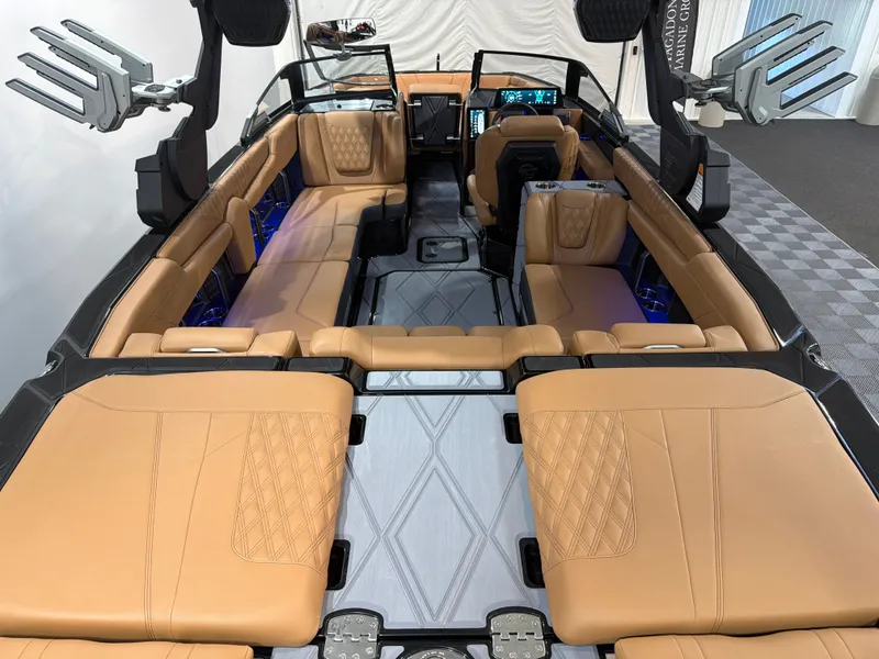 Slide: The Image of Malibu M242 2026 - 6