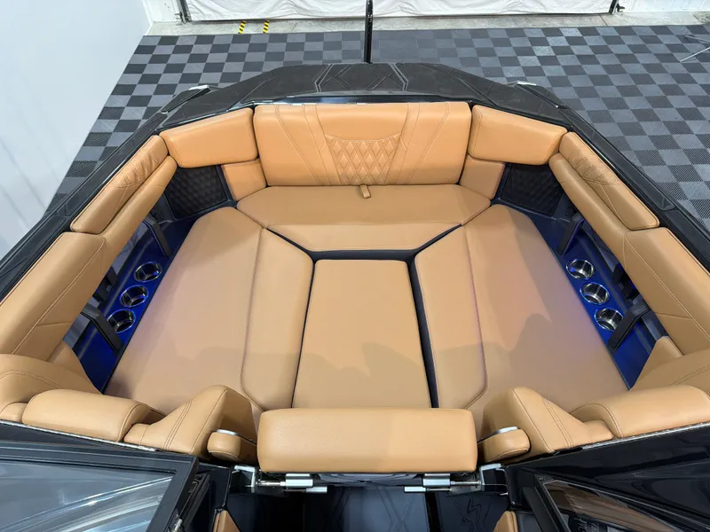 Slide: The Image of Malibu M242 2026 - 7