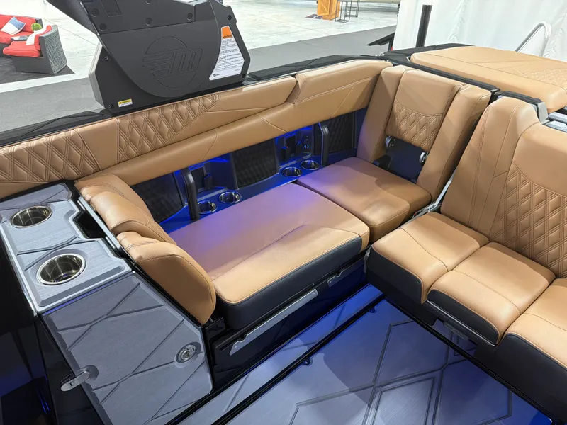 Slide: The Image of Malibu M242 2026 - 9