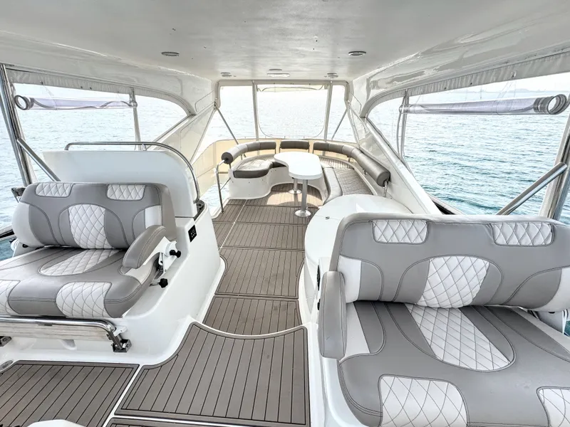 Slide: The Image of Neptunus 62 Flybridge 2005 - 30
