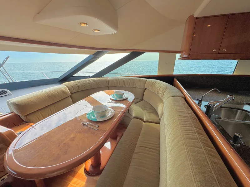Slide: The Image of Neptunus 62 Flybridge 2005 - 40