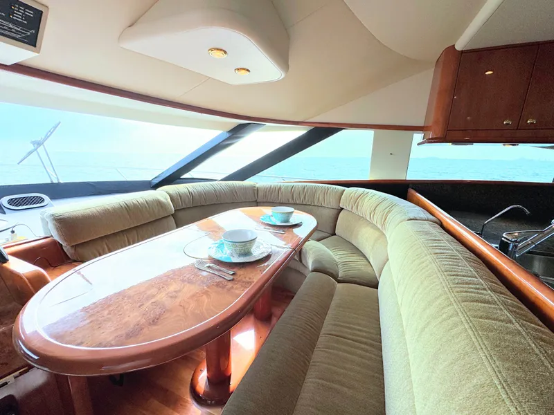 Slide: The Image of Neptunus 62 Flybridge 2005 - 43