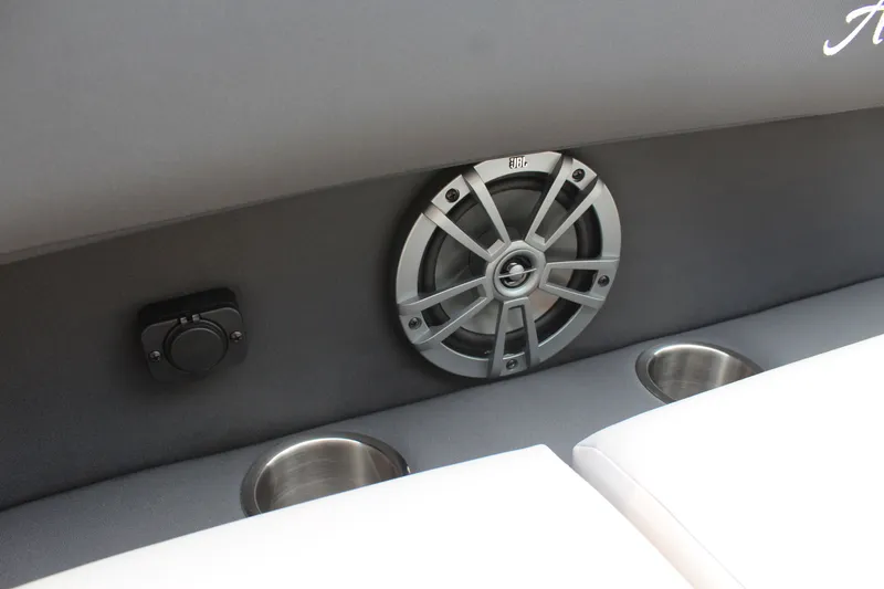 Slide: The Image of Barletta Aria 20L 2026 - 16