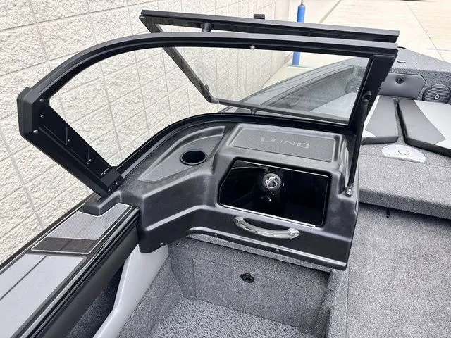 Slide: The Image of Lund 1875 Crossover XS 2026 - 17