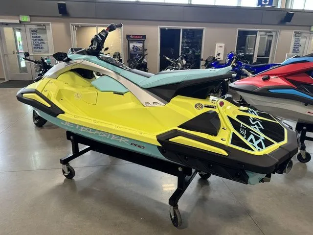 Slide: The Image of Yamaha JetBlaster PRO 3-Up 2025 - 6