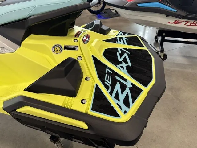 Slide: The Image of Yamaha JetBlaster PRO 3-Up 2025 - 7