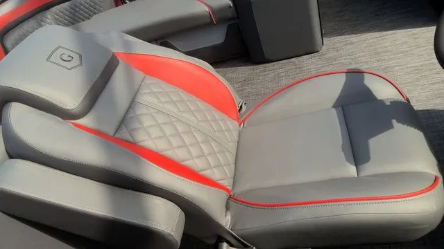 Slide: The Image of Godfrey Sweetwater 2286 SB 27" Impact Center Tube Package 2026 - 14