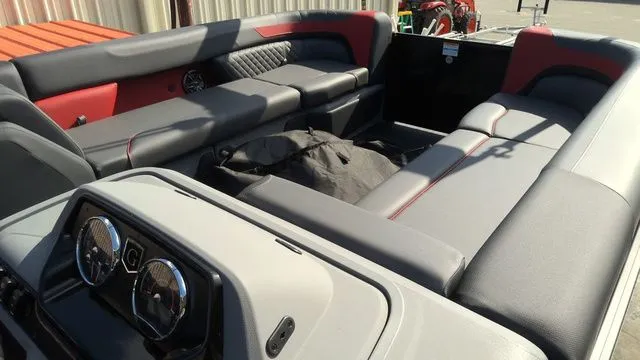 Slide: The Image of Godfrey Sweetwater 2286 SB 27" Impact Center Tube Package 2026 - 5