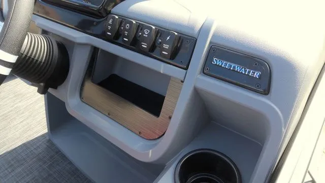 Slide: The Image of Godfrey Sweetwater 2286 SB 27" Impact Center Tube Package 2026 - 9