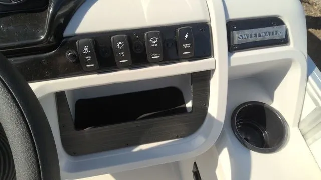 Slide: The Image of Godfrey Sweetwater 2286 SFL Sport Tube 27 In. Package 2026 - 16