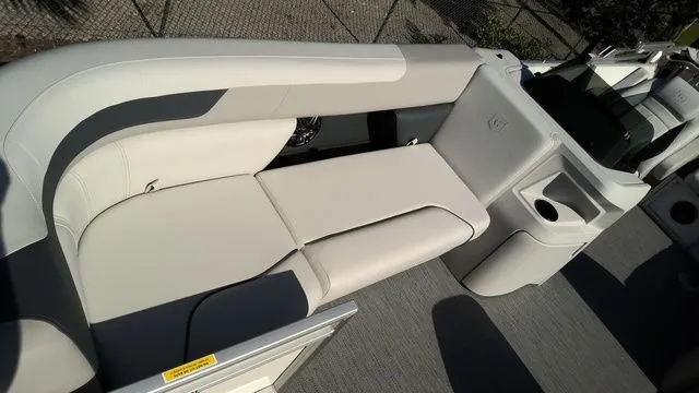 Slide: The Image of Godfrey Sweetwater 2286 SFL Sport Tube 27 In. Package 2026 - 4