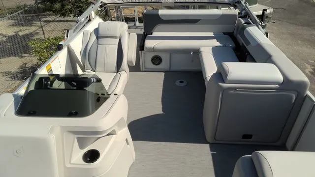 Slide: The Image of Godfrey Sweetwater 2286 SFL Sport Tube 27 In. Package 2026 - 5