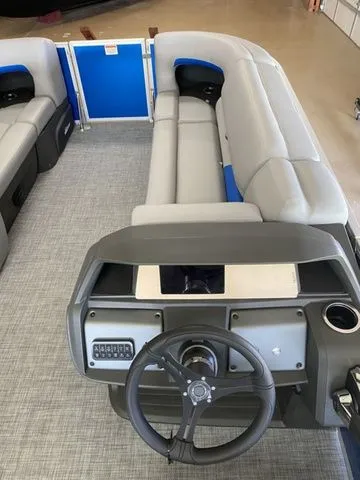 Slide: The Image of Sun Tracker Party Barge 20 DLX 2026 - 11