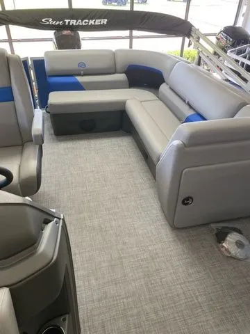 Slide: The Image of Sun Tracker Party Barge 20 DLX 2026 - 5