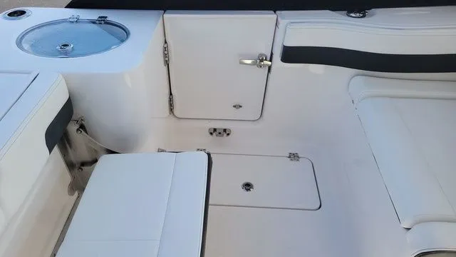 Slide: The Image of Robalo R257 Dual Console 2026 - 7