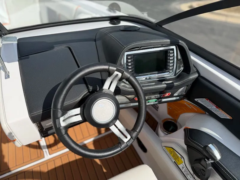 Slide: The Image of Nautique G23 2015 - 21