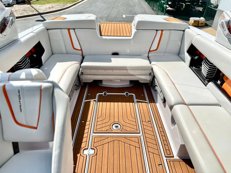 Slide: The Image of Nautique G23 2015 - 24