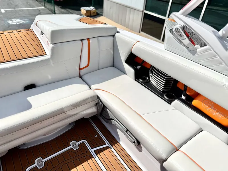 Slide: The Image of Nautique G23 2015 - 28