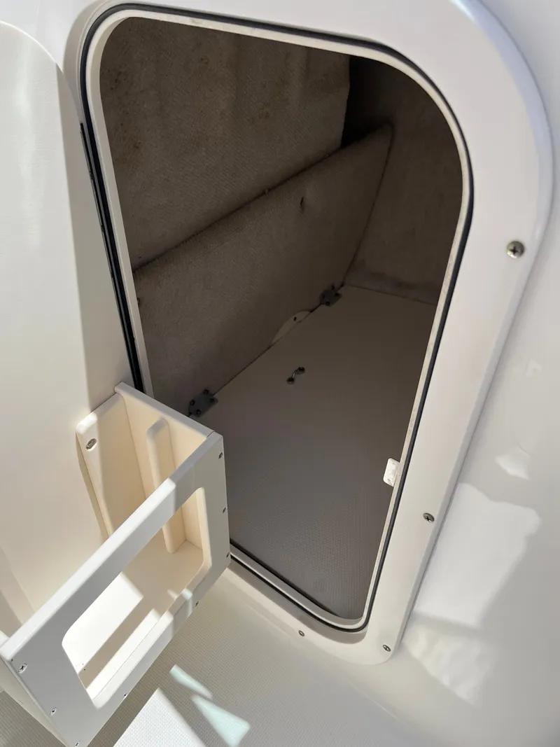 Slide: The Image of Robalo R227 Dual Console 2010 - 14