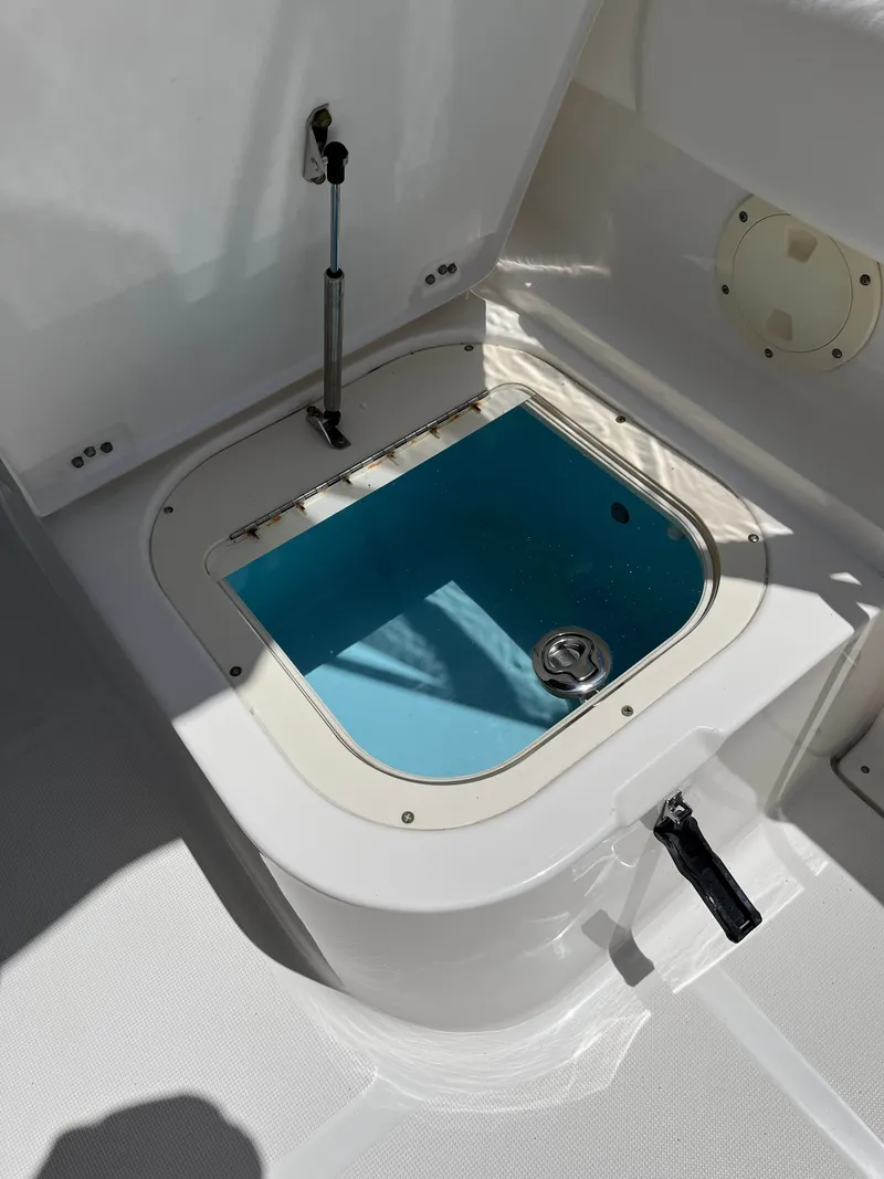 Slide: The Image of Robalo R227 Dual Console 2010 - 16