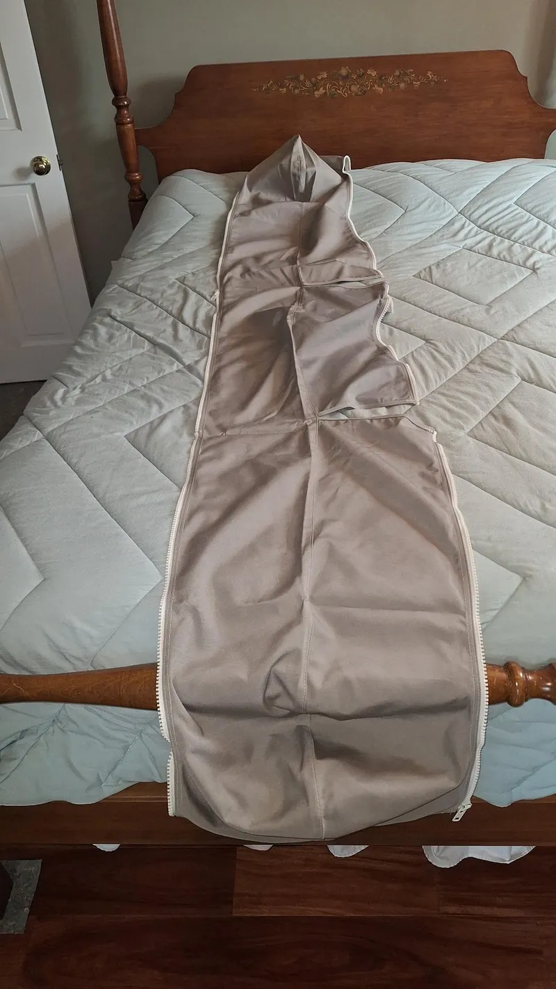 Slide: The Image of Gray sail cover on bed, Catalina 270, 1999 model. - 33