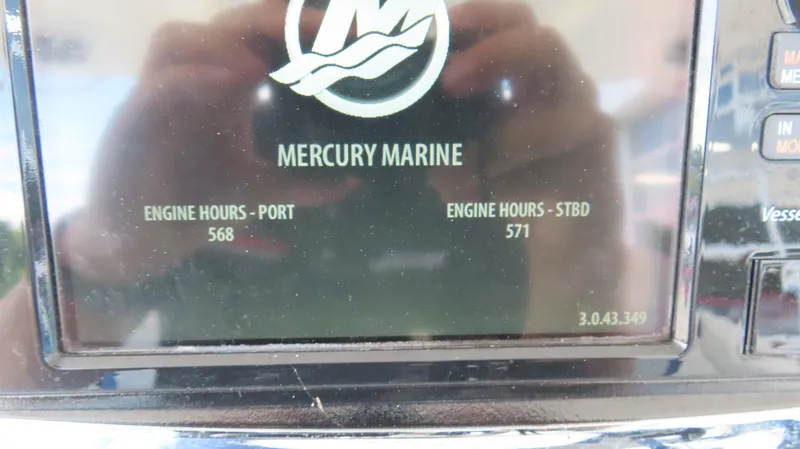 Slide: The Image of Display screen showing Mercury Marine engine hours for Sunsation 34 CCX, 2016 model. - 27