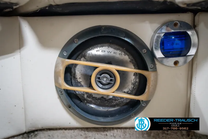 Slide: The Image of Speaker and blue light on a 2008 Bennington 20 SL boat interior. - 34