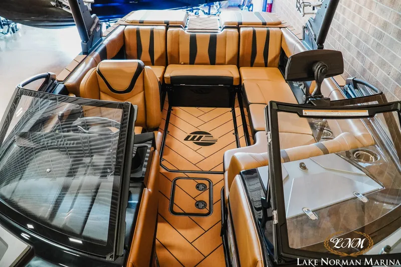 Slide: The Image of Malibu Wakesetter 22 LSV 2025 - 14