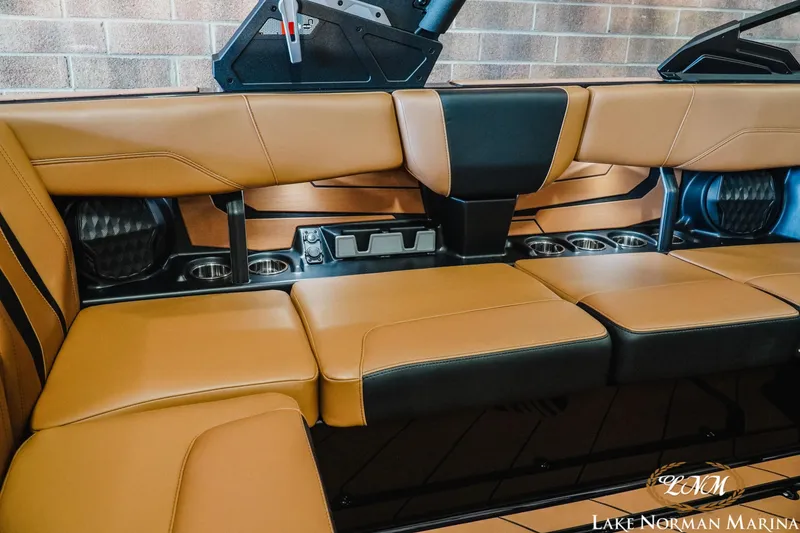 Slide: The Image of Malibu Wakesetter 22 LSV 2025 - 19