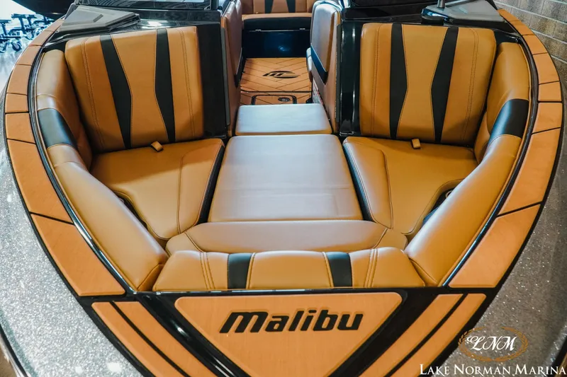 Slide: The Image of Malibu Wakesetter 22 LSV 2025 - 5